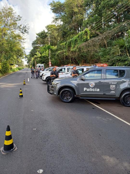 Foto 4 de 4 — PM aplica 32 autuações e apreende moto durante megaoperação de trânsito em Araraquara